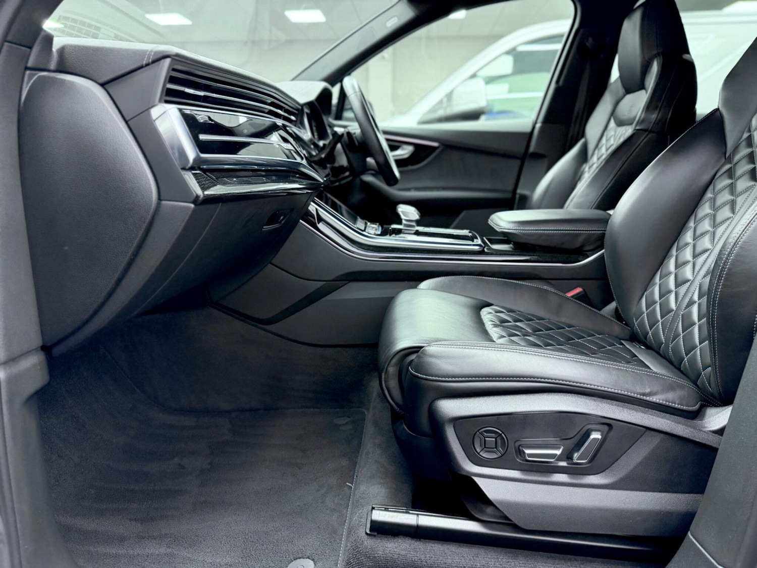 Used Audi SQ7 2023 for sale - 76538493: Photo 50