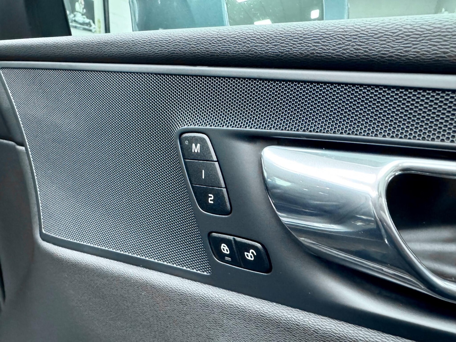 Used Volvo XC60 2017 for sale - 76457208: Photo 32