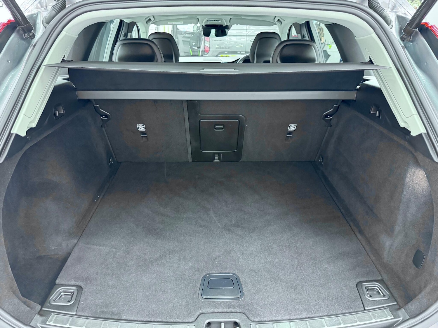 Used Volvo XC60 2017 for sale - 76457208: Photo 37