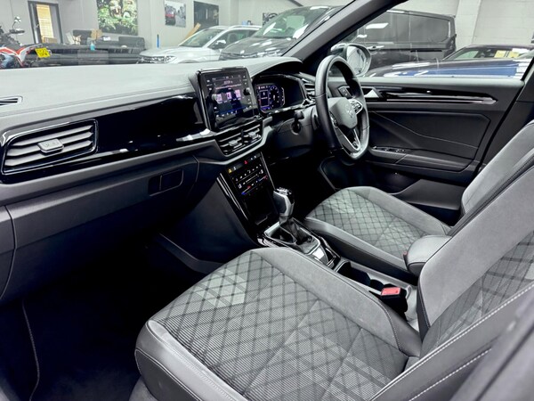 Used Volkswagen T-Roc 2023 for sale - 76084488: Photo 29