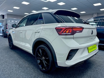 Used Volkswagen T-Roc 2023 for sale - 76084488: Photo 4