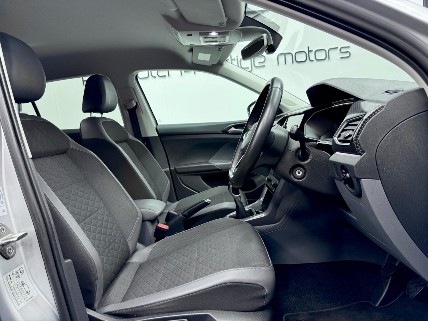 Used Volkswagen T-Cross 2019 for sale - 76137445: Photo 4