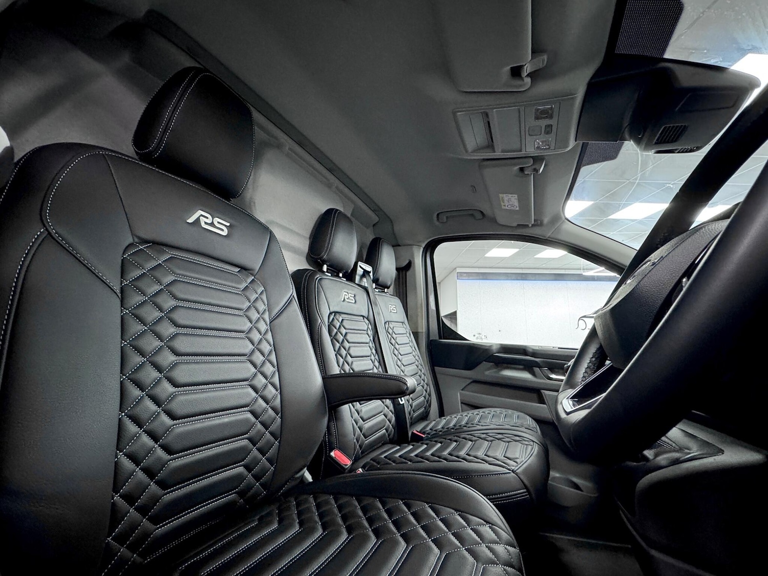 Used Ford Transit Custom 2024 for sale - 77351521: Photo 2