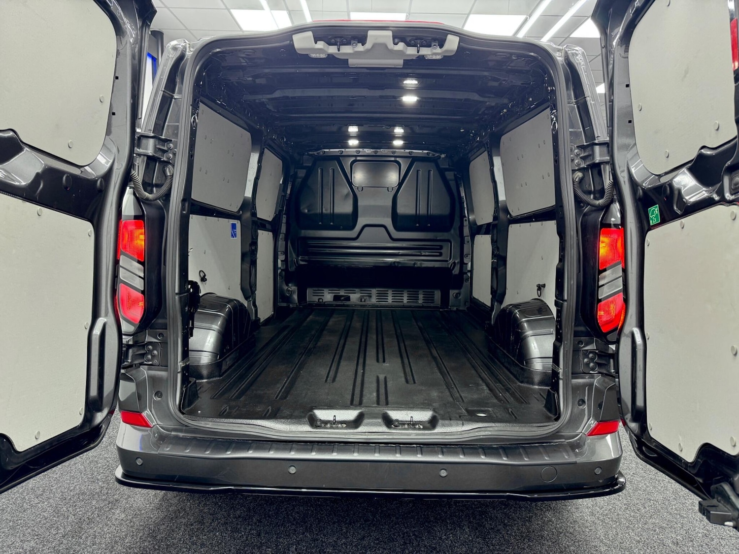 Used Ford Transit Custom 2024 for sale - 77351521: Photo 32