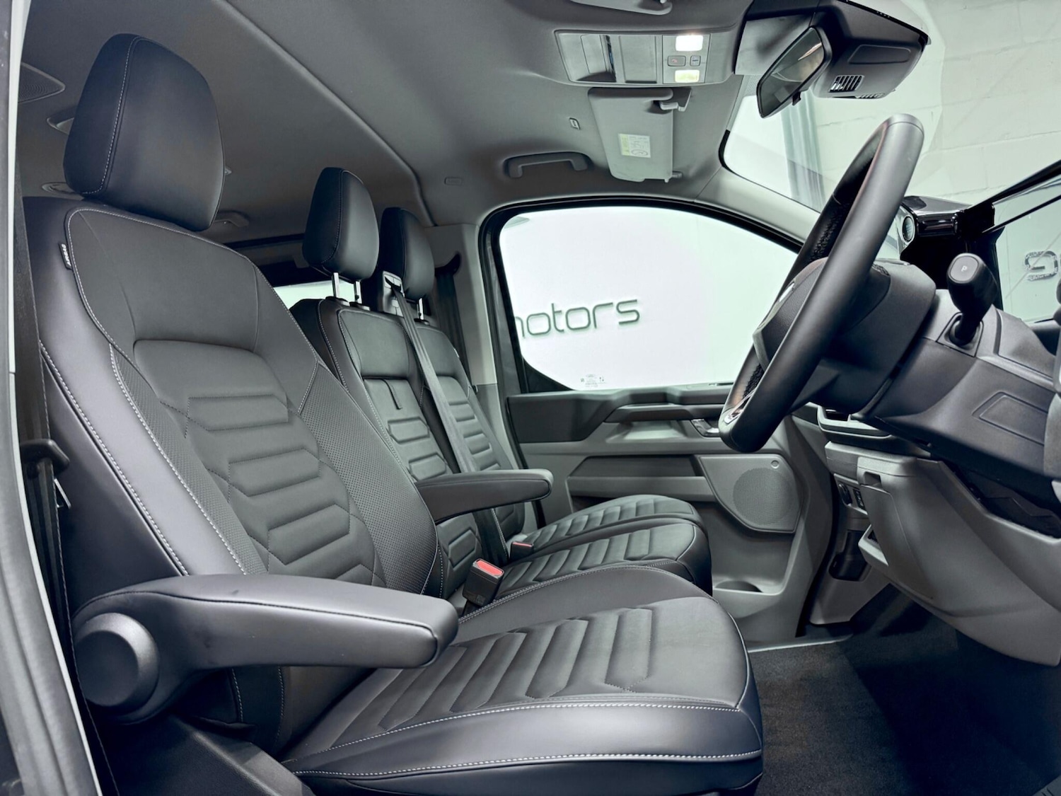 Used Ford Tourneo Custom 2025 for sale - 77808073: Photo 2