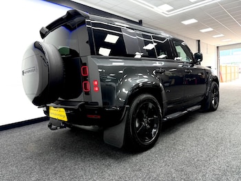 Used Land Rover Defender 110 2025 for sale - 79012922: Photo
