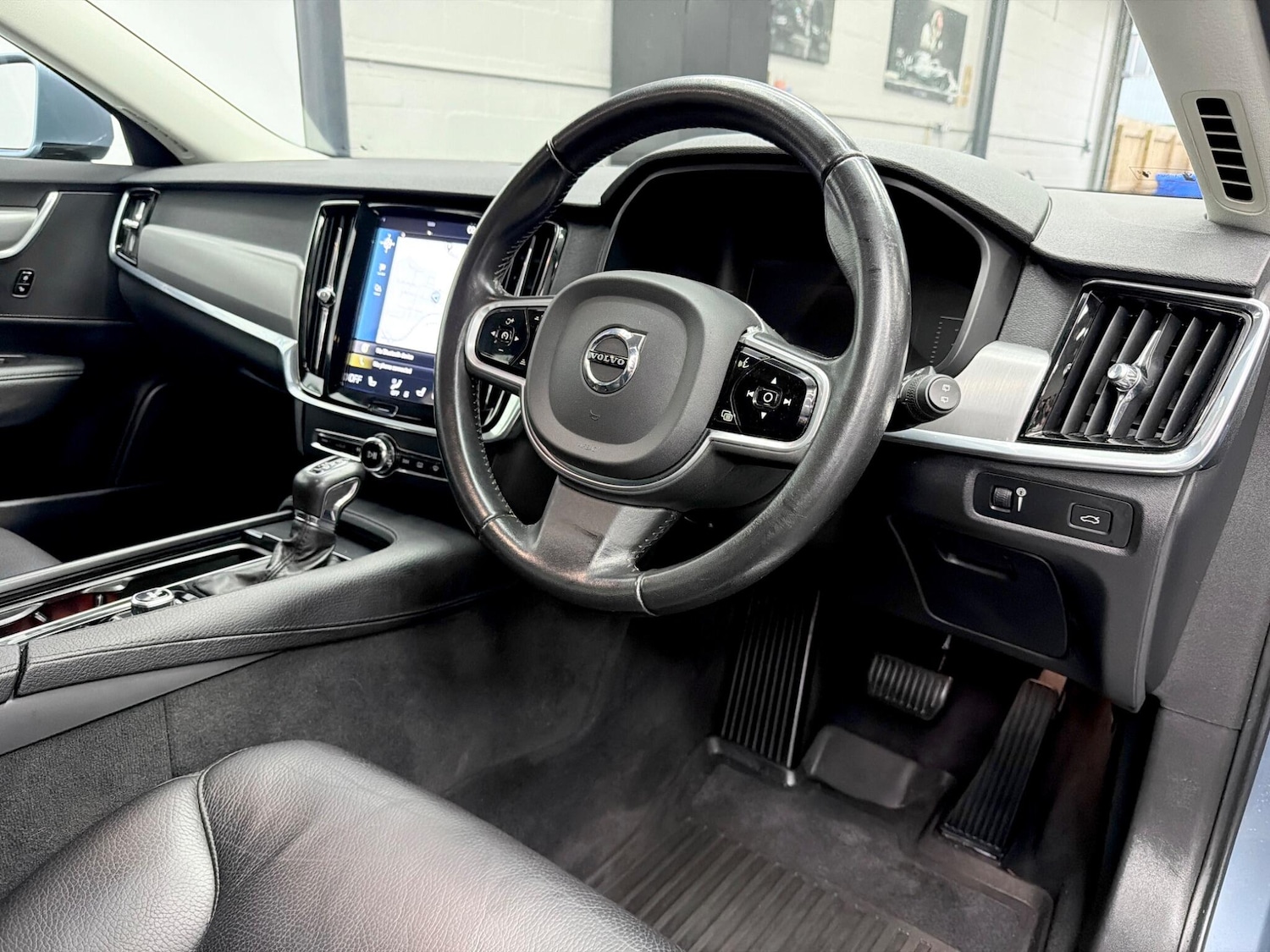 Used Volvo V90 2017 for sale - 76855953: Photo 3