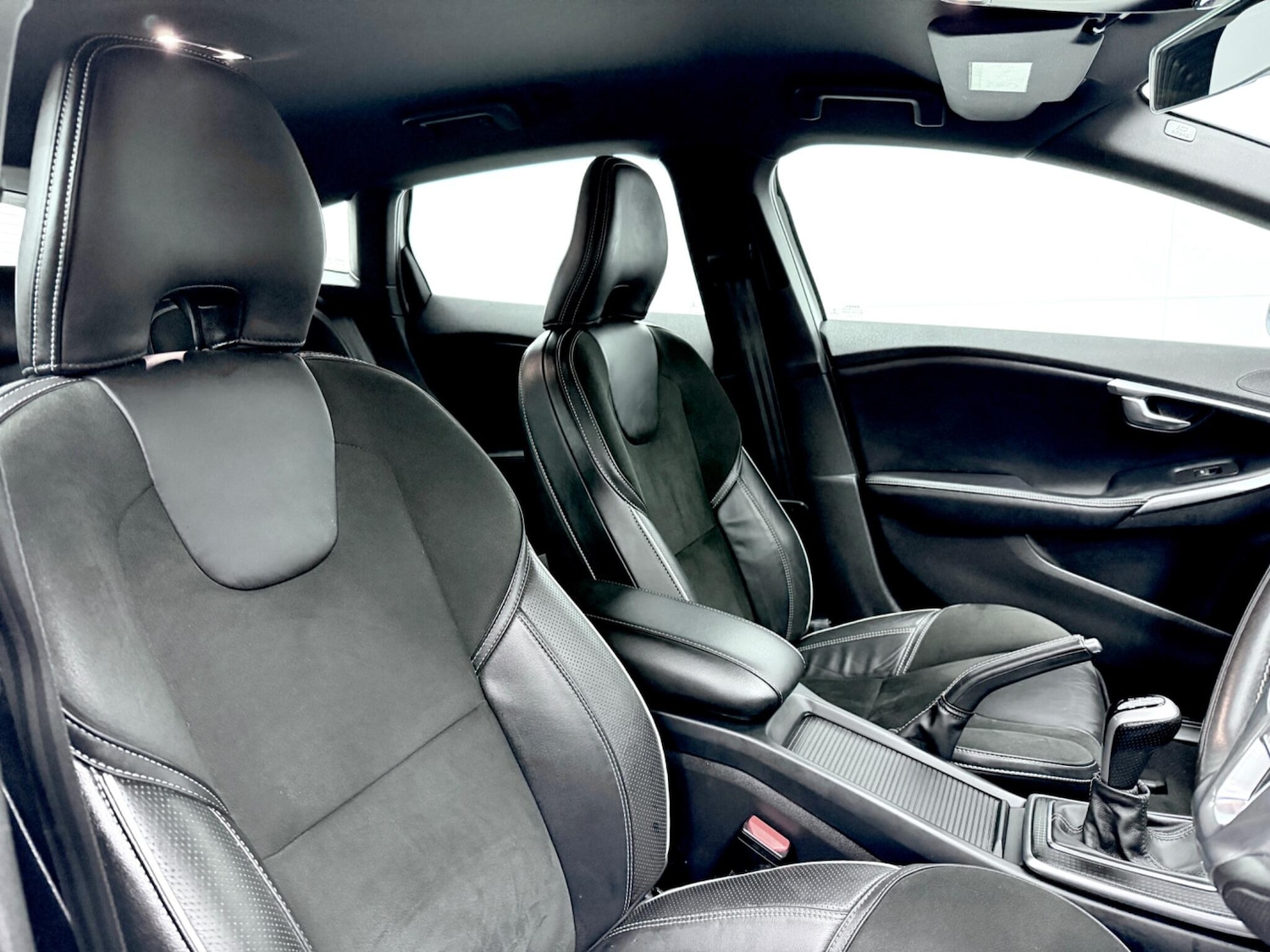 Used Volvo V40 2017 for sale - 77254719: Photo 15