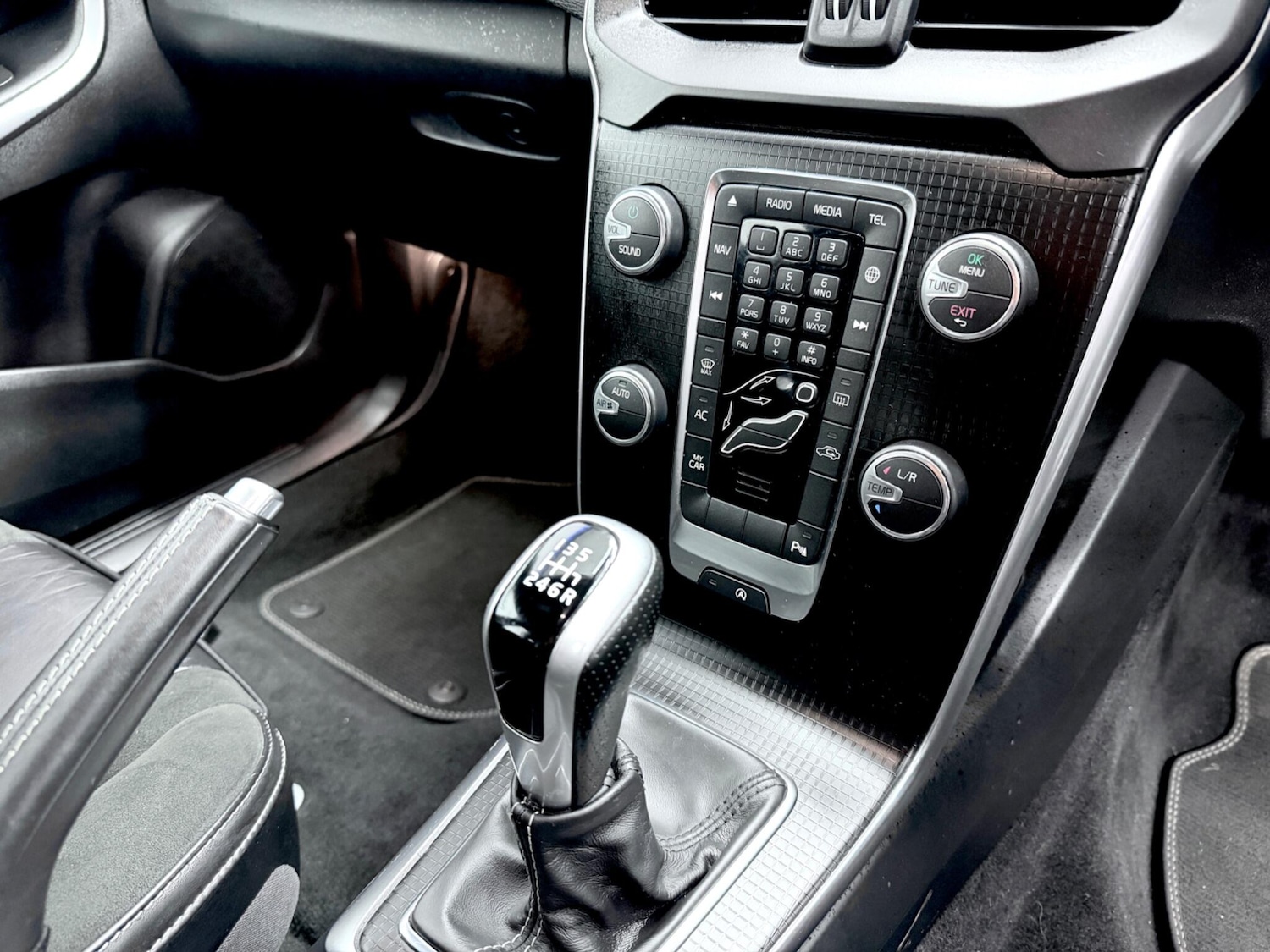 Used Volvo V40 2017 for sale - 77254719: Photo 23