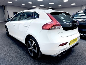 Used Volvo V40 2017 for sale - 77254719: Photo