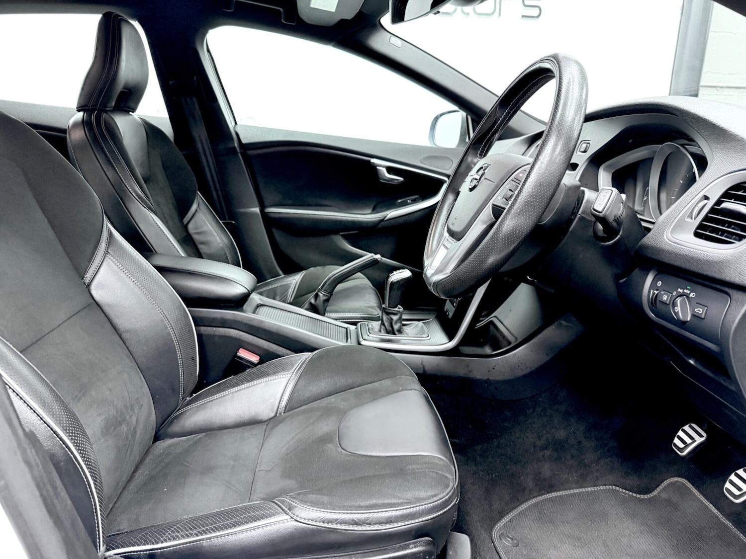 Used Volvo V40 2017 for sale - 77254719: Photo 3