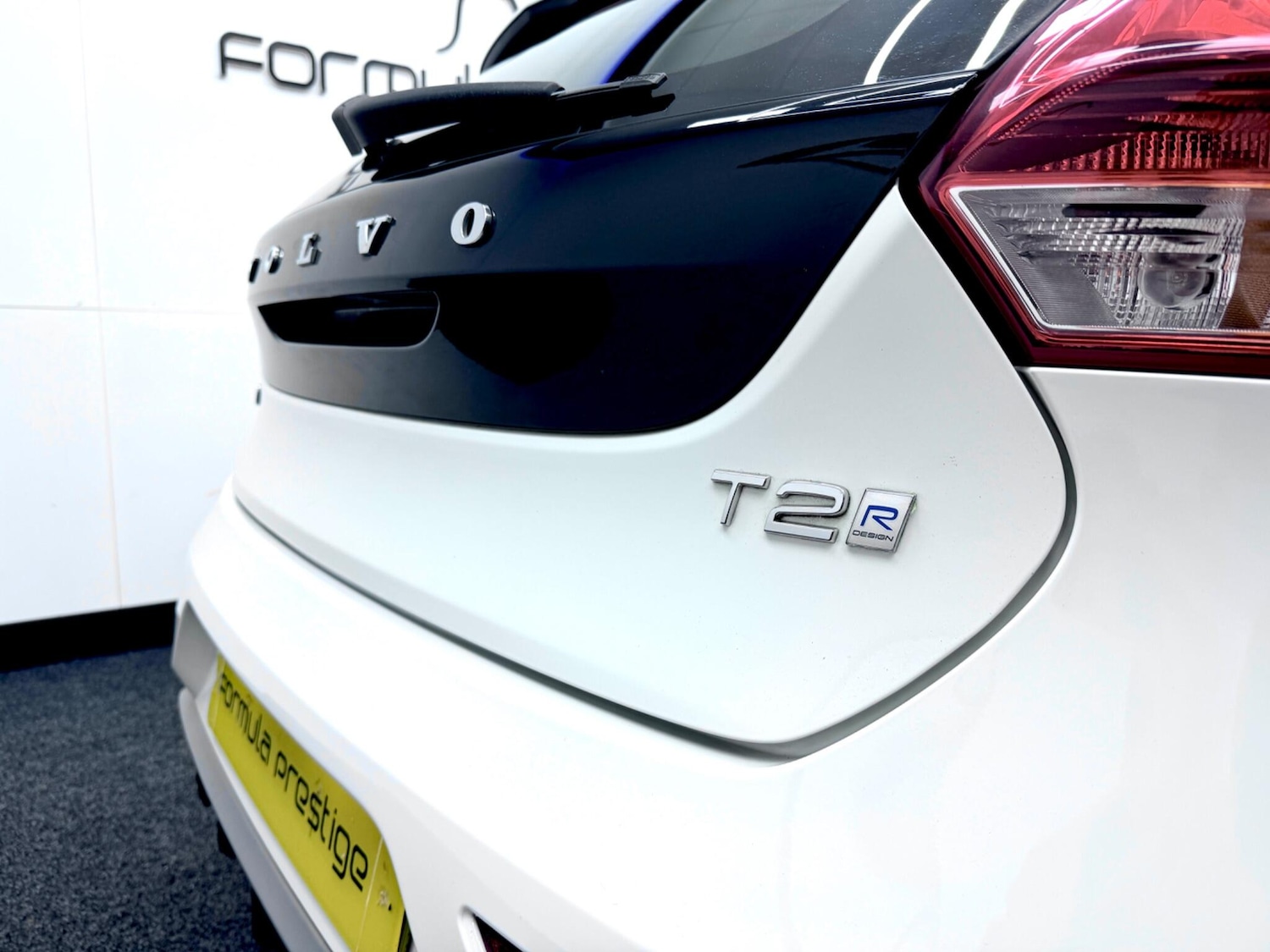 Used Volvo V40 2017 for sale - 77254719: Photo 33