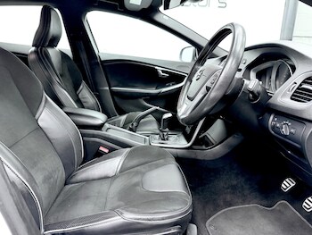 Used Volvo V40 2017 for sale - 77254719: Photo