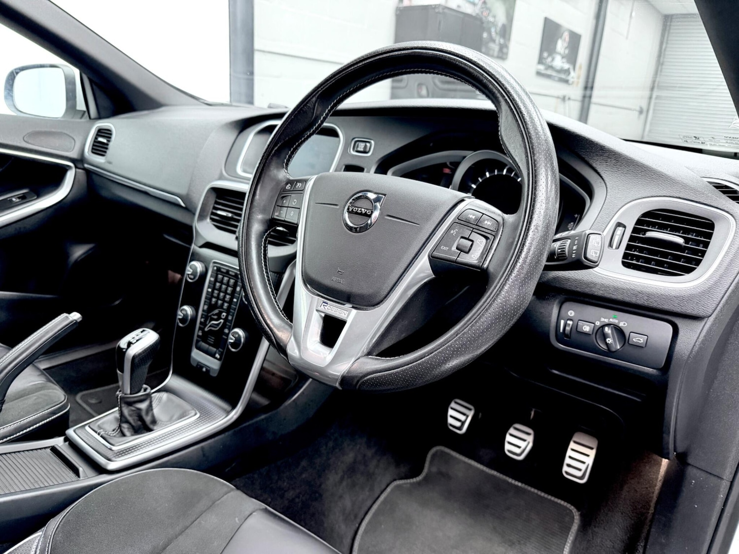 Used Volvo V40 2017 for sale - 77254719: Photo 4