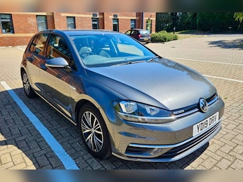 Used Volkswagen Golf 2019 for sale - 75944733: Photo