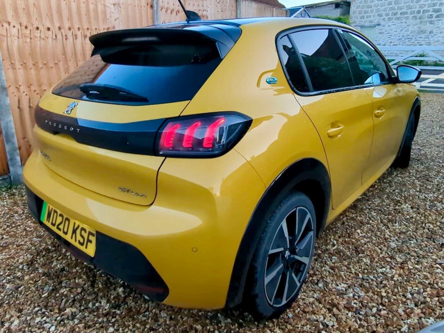 Used Peugeot 208 2020 for sale - 76476337: Photo 2