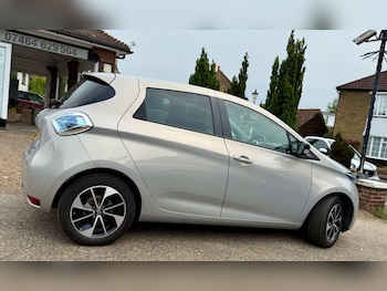Used Renault Zoe 2018 for sale - 75343328: Photo
