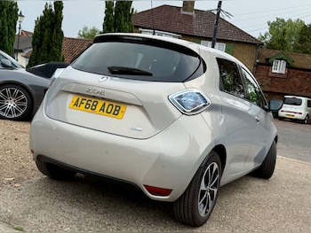 Used Renault Zoe 2018 for sale - 75343328: Photo