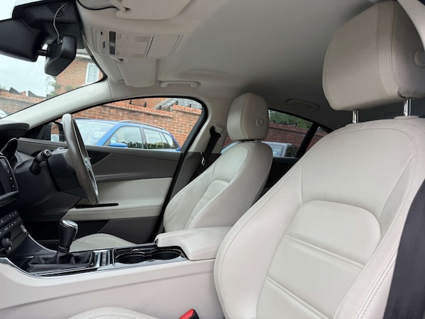 Used Jaguar XE 2016 for sale - 76275280: Photo 10