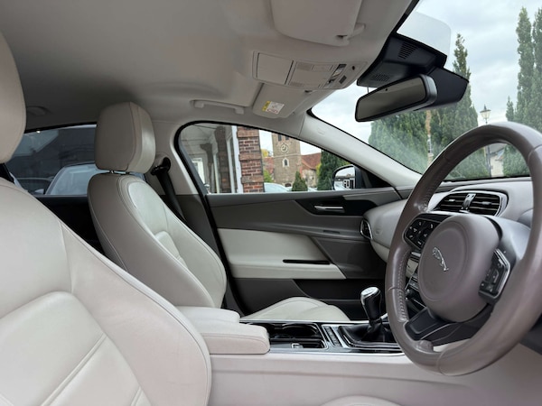 Used Jaguar XE 2016 for sale - 76275280: Photo 17