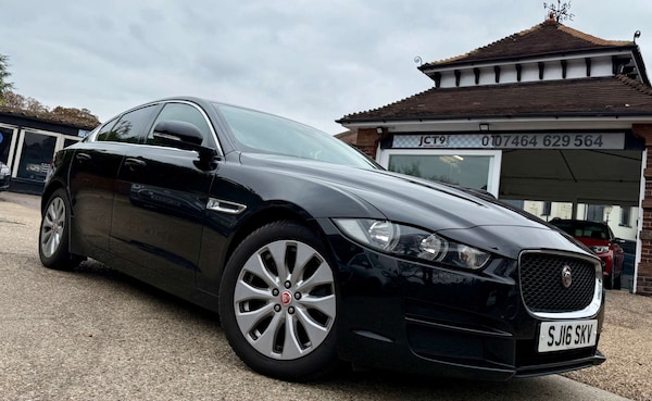 Used Jaguar XE 2016 for sale - 76275280: Photo 1