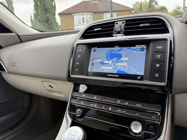 Used Jaguar XE 2016 for sale - 76275280: Photo 20