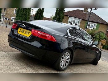 Used Jaguar XE 2016 for sale - 76275280: Photo 3