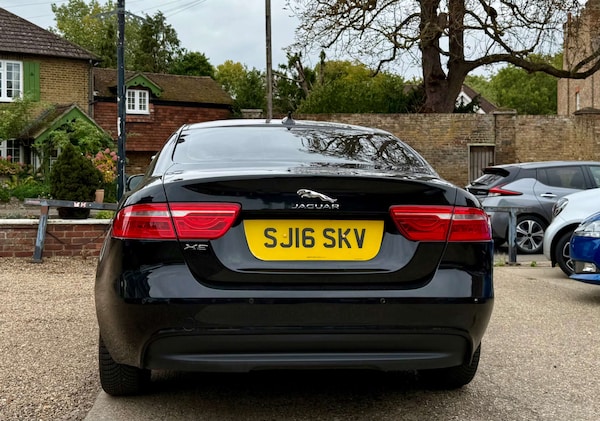 Used Jaguar XE 2016 for sale - 76275280: Photo 4