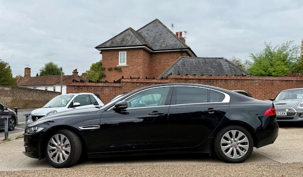 Used Jaguar XE 2016 for sale - 76275280: Photo 6