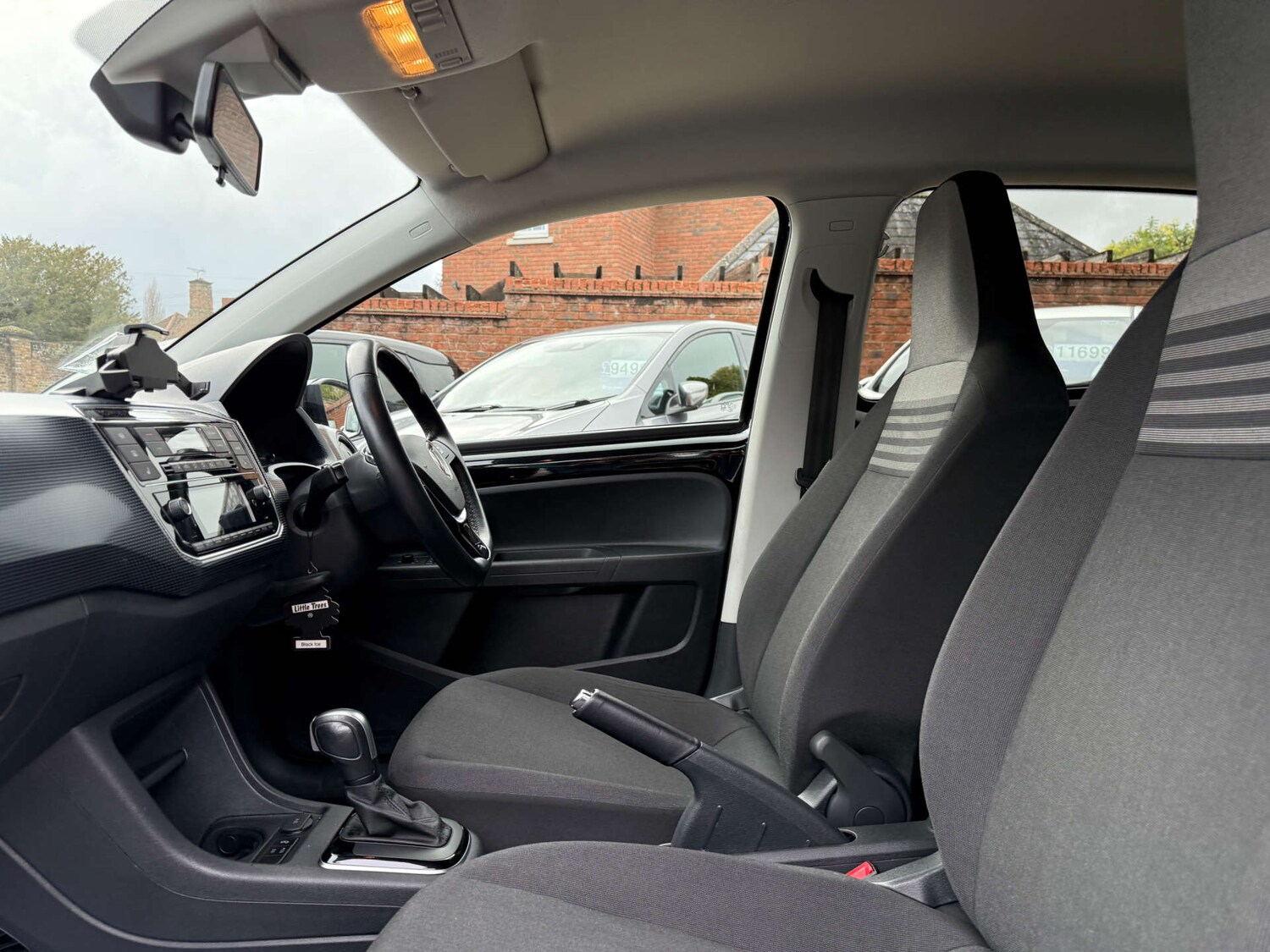 Used Volkswagen up! 2021 for sale - 77704076: Photo 11