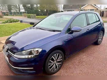 Used Volkswagen Golf 2018 for sale - 77385518: Photo