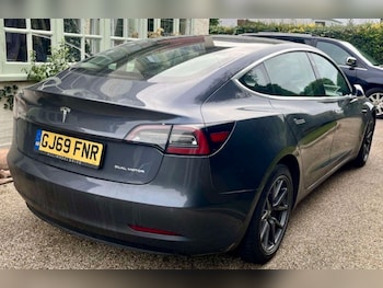 Used Tesla Model 3 2019 for sale - 76235448: Photo 2