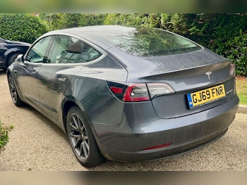 Used Tesla Model 3 2019 for sale - 76235448: Photo 3