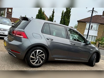Used Volkswagen Golf 2019 for sale - 75254132: Photo
