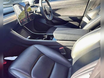 Used Tesla Model 3 2019 for sale - 75944735: Photo