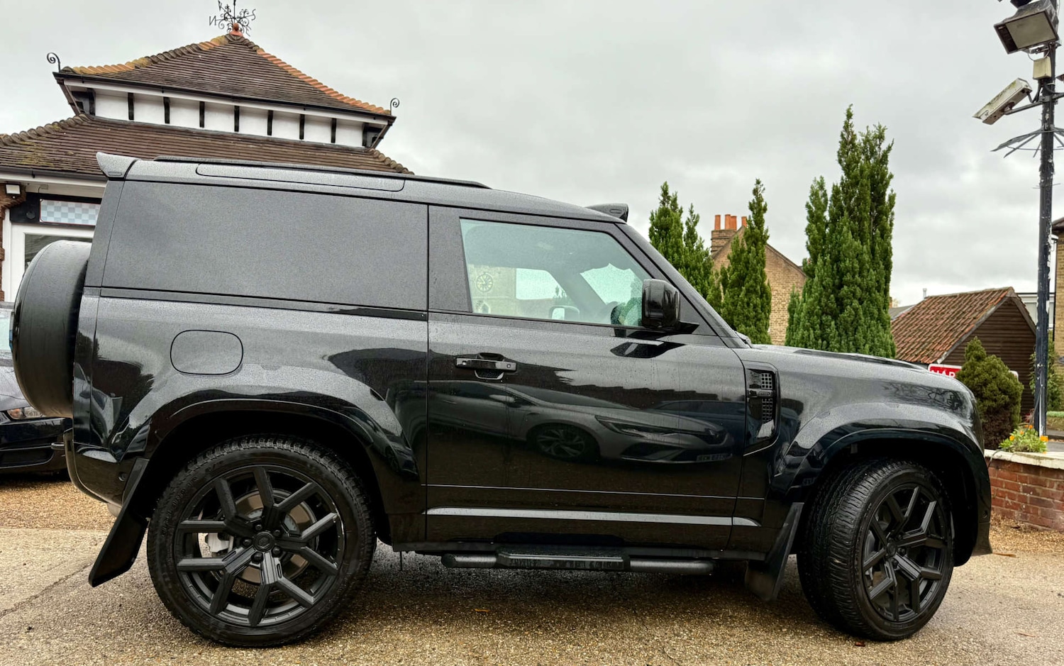 Used Land Rover Defender 2024 for sale - 76412007: Photo 2