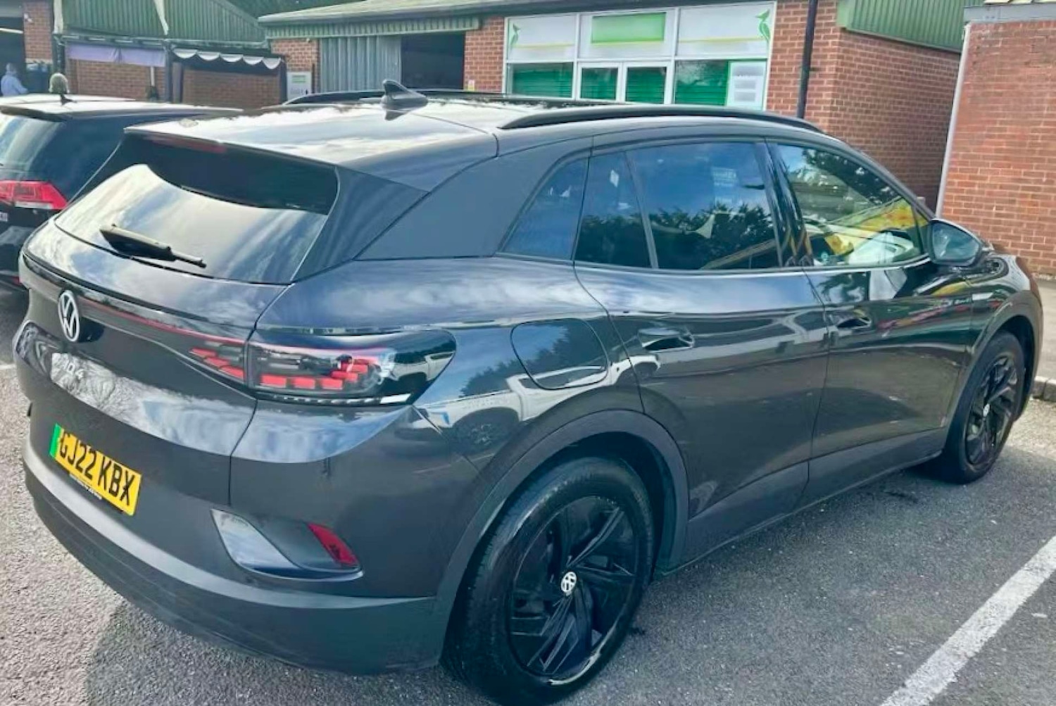 Used Volkswagen ID.4 2022 for sale - 77880476: Photo 2