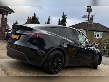 Used Tesla Model Y 2023 for sale - 77022634: Photo