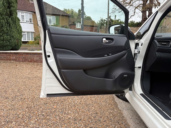 Used Nissan Leaf 2022 for sale - 76115754: Photo 14
