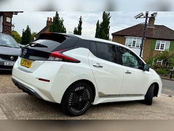 Used Nissan Leaf 2022 for sale - 76115754: Photo 2