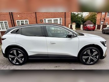 Used Renault Megane E Tech 2024 for sale - 76493576: Photo