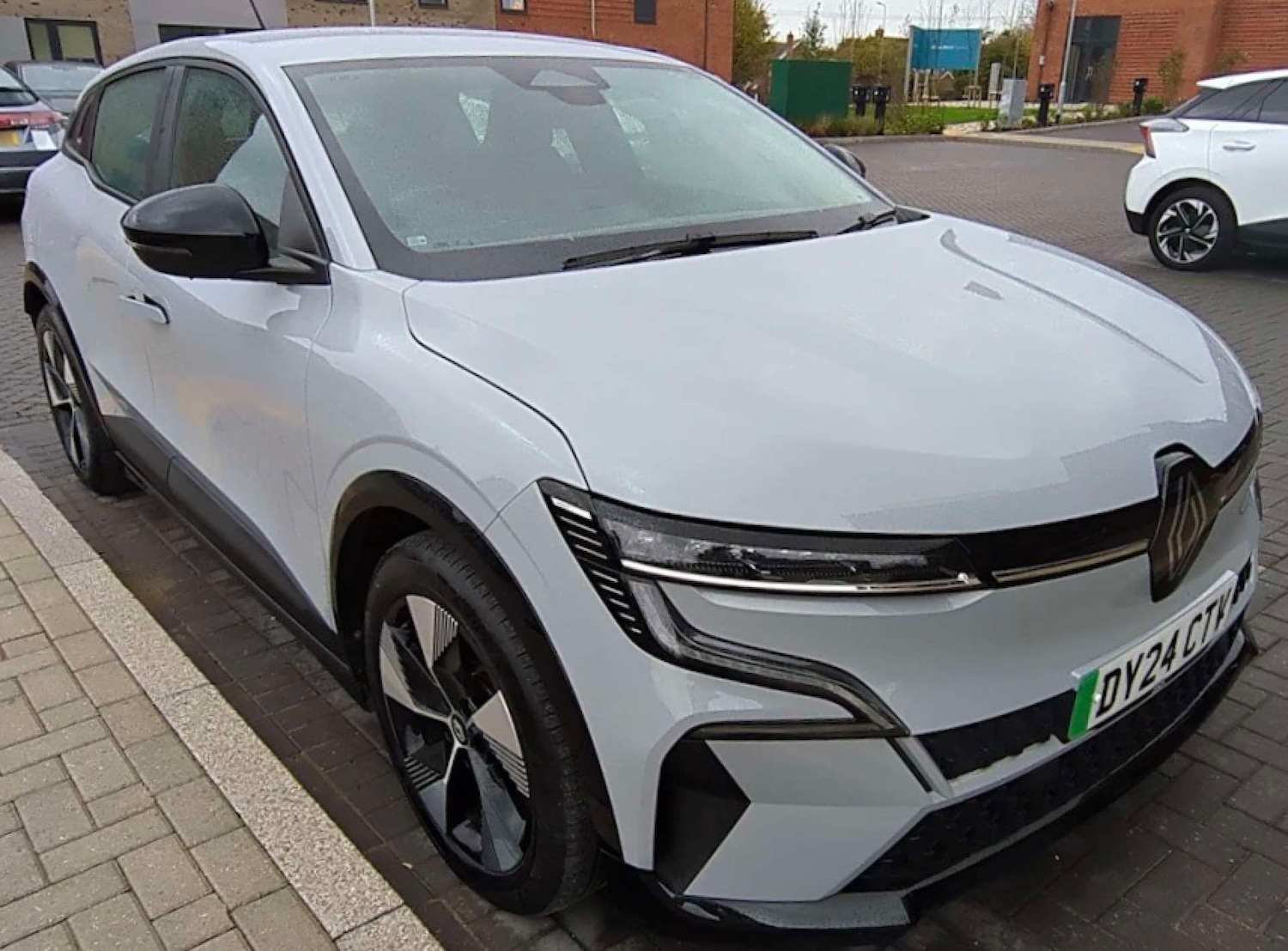 Used Renault Megane 2024 for sale - 76560180: Photo 1