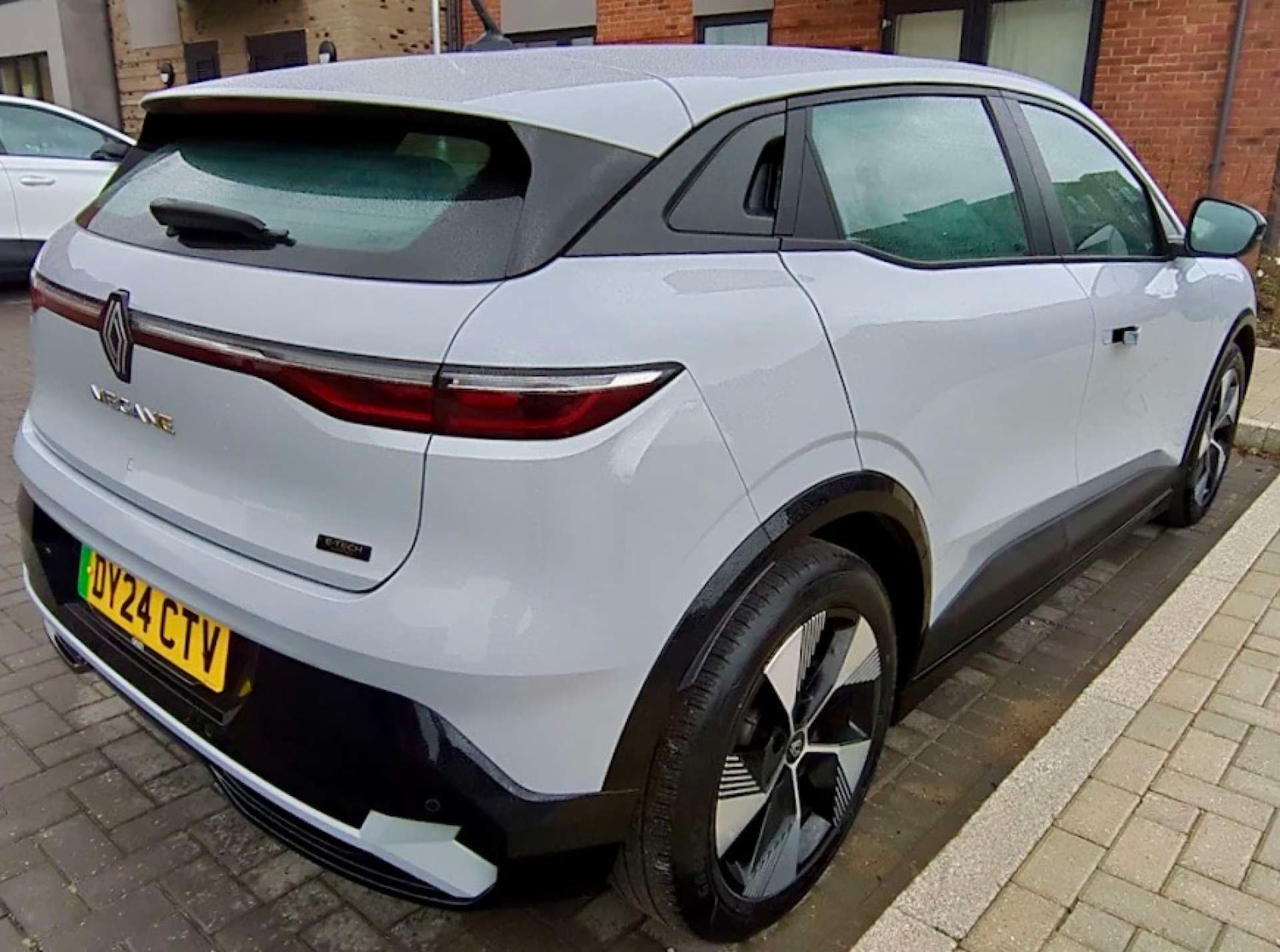 Used Renault Megane 2024 for sale - 76560180: Photo 2