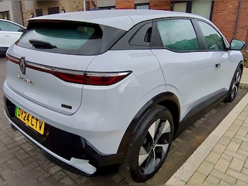 Used Renault Megane 2024 for sale - 76560180: Photo