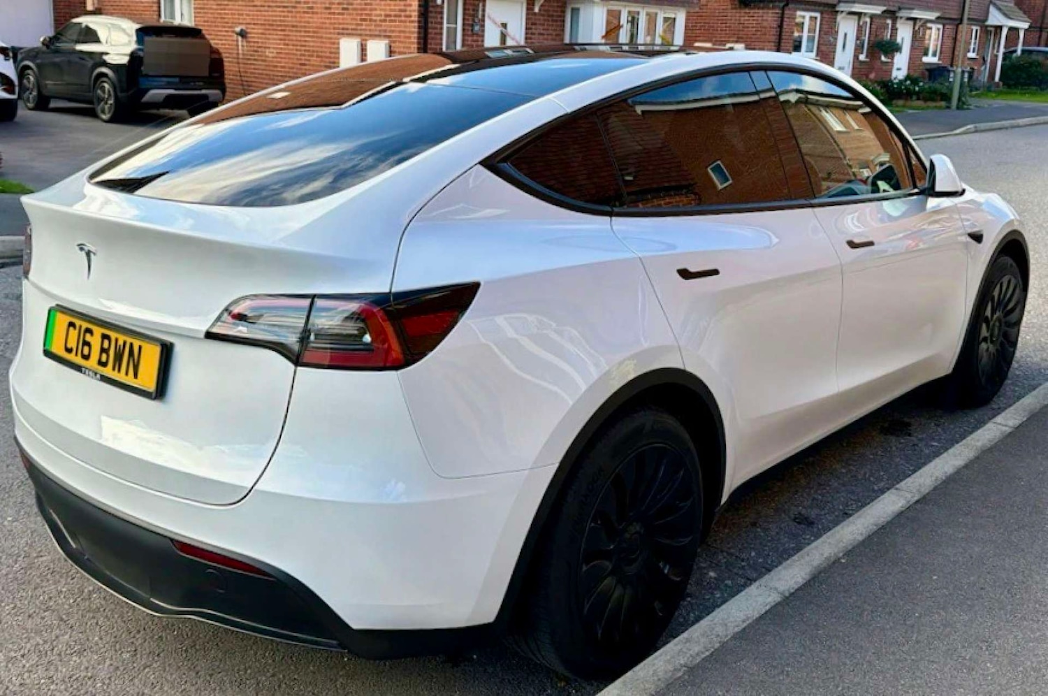 Used Tesla Model Y 2023 for sale - 76385777: Photo 2