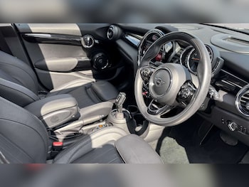 Used MINI Hatch 2019 for sale - 79239385: Photo