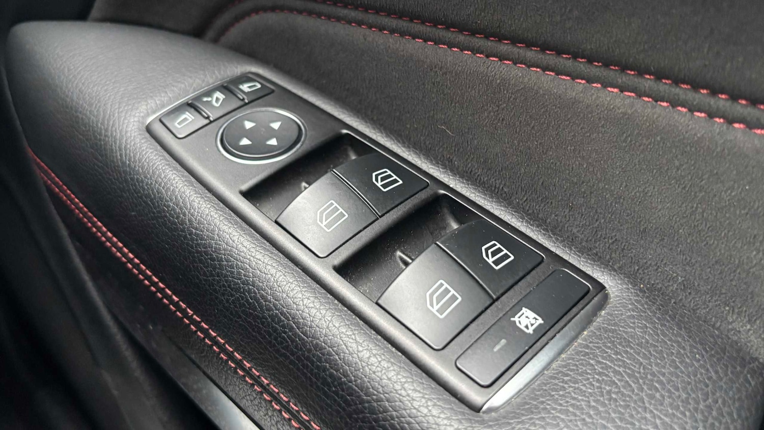 Used Mercedes-Benz E Class for sale - 77861661: Photo 28