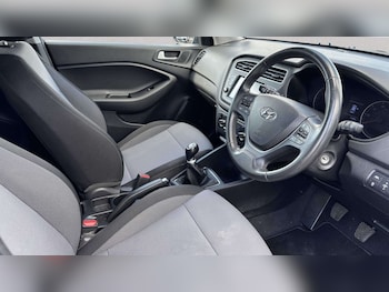 Used Hyundai i20 2019 for sale - 79444131: Photo