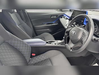 Used Toyota C-HR 2020 for sale - 79702364: Photo