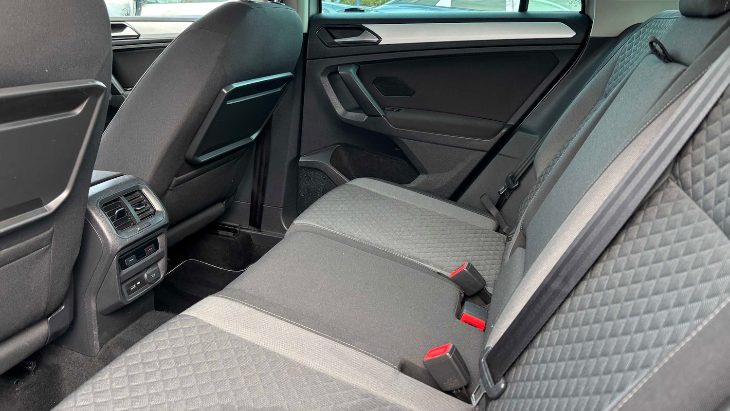 Used Volkswagen Tiguan for sale - 77860999: Photo 10